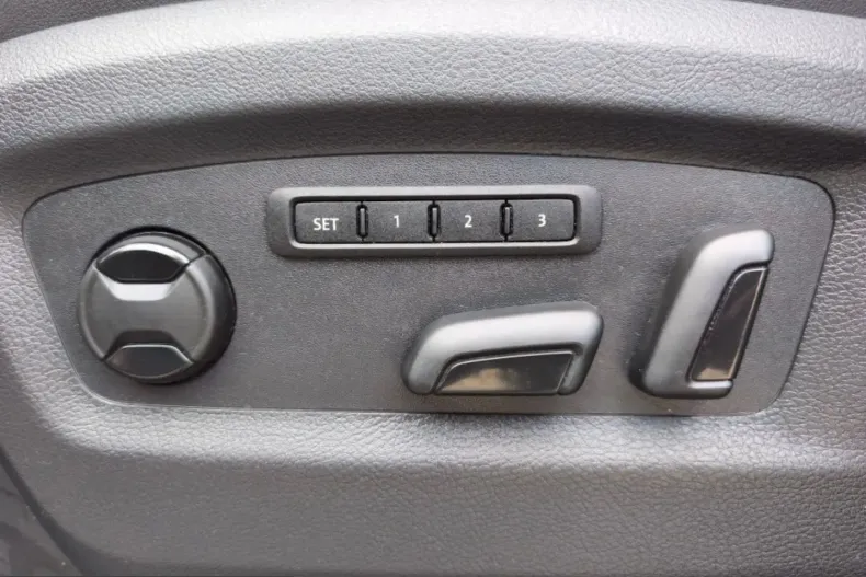 Volkswagen T6 Multivan din 2022 cu 84.485 km - oferta VOL254050 - foto 14