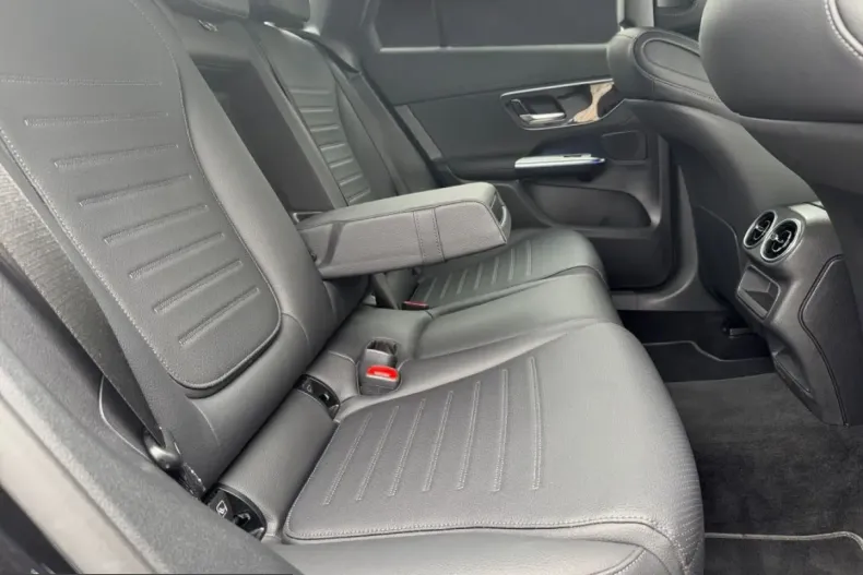 Mercedes-Benz GLC 200 (Clasa GLC) din 2025 cu 29.000 km - oferta MER254073 - foto 4