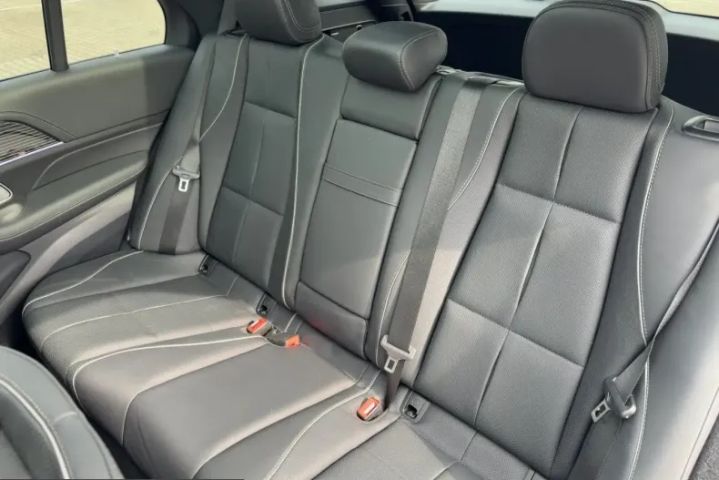 Mercedes-Benz GLE 450 (Clasa GLE) din 2025 cu 39.990 km - oferta MER254085 - foto 18