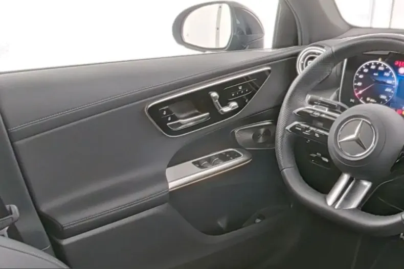 Mercedes-Benz GLC 300 (Clasa GLC) din 2025 cu 22.835 km - oferta MER254092 - foto 8