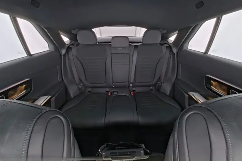 Mercedes-Benz GLC 300 (Clasa GLC) din 2025 cu 22.835 km - oferta MER254092 - foto 9