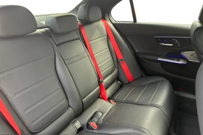 Mercedes-Benz C 300 (Clasa C) din 2023 cu 27.960 km - oferta MER254113 - foto 9