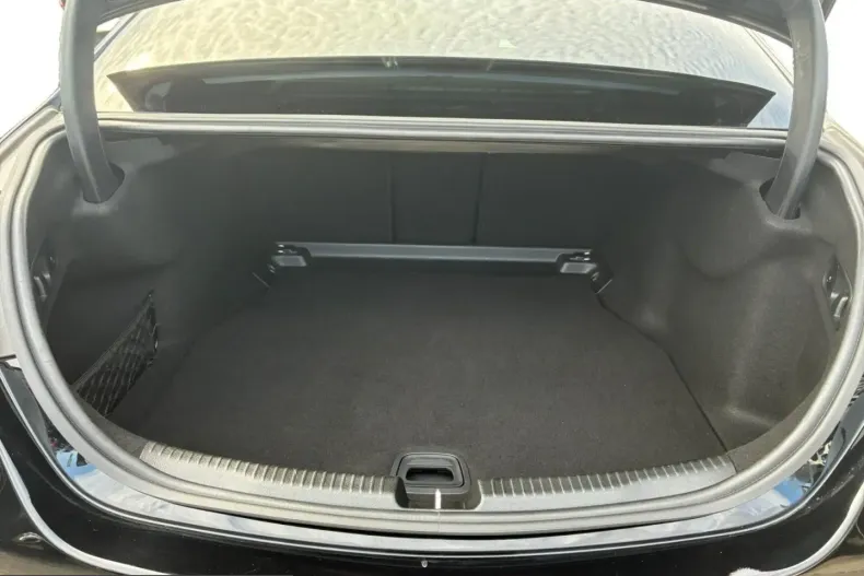 Mercedes-Benz C 300 (Clasa C) din 2023 cu 27.960 km - oferta MER254113 - foto 12
