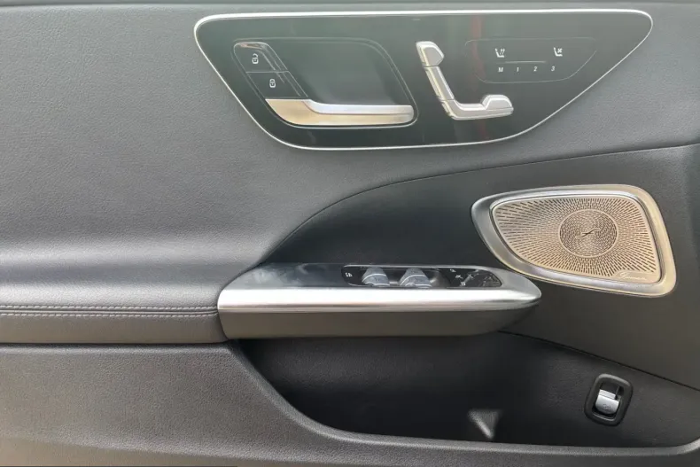Mercedes-Benz C 300 (Clasa C) din 2023 cu 27.960 km - oferta MER254113 - foto 13