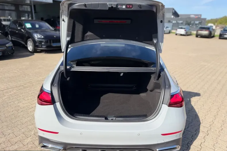 Mercedes-Benz E 450 (Clasa E) din 2025 cu 52.401 km - oferta MER254121 - foto 21