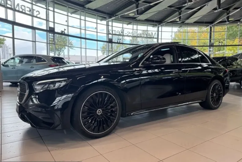 Mercedes-Benz E 300 (Clasa E) din 2025 cu 23.500 km - oferta MER254130 - foto 1