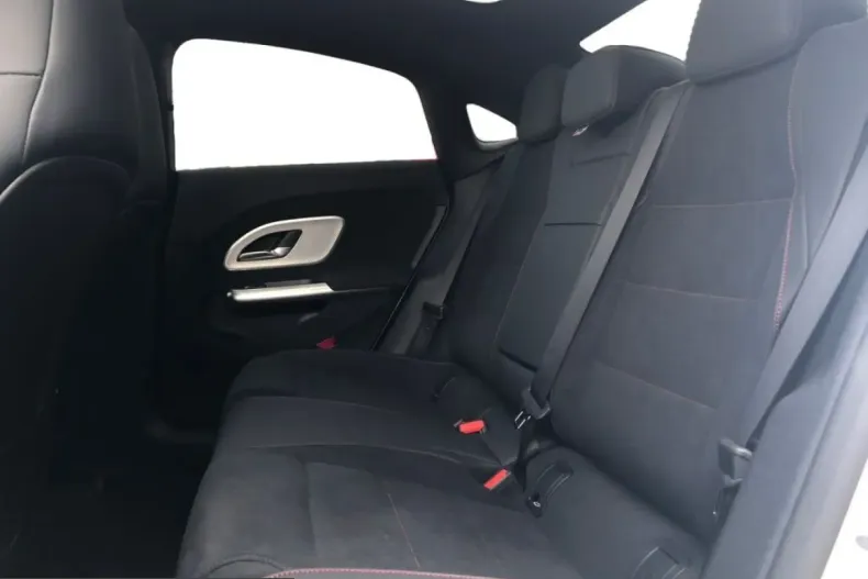 Mercedes-Benz CLA 250 (Clasa CLA) din 2025 cu 30.744 km - oferta MER254134 - foto 7