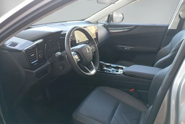 Lexus NX 350h din 2024 cu 15.842 km - oferta LEX254147 - foto 2