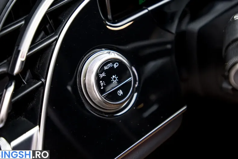 Mercedes-Benz E 200 (Clasa E) din 2025 cu 37.000 km - oferta MER254152 - foto 22