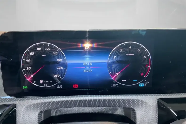 Mercedes-Benz CLA 180 (Clasa CLA) din 2023 cu 36.212 km - oferta MER254153 - foto 9