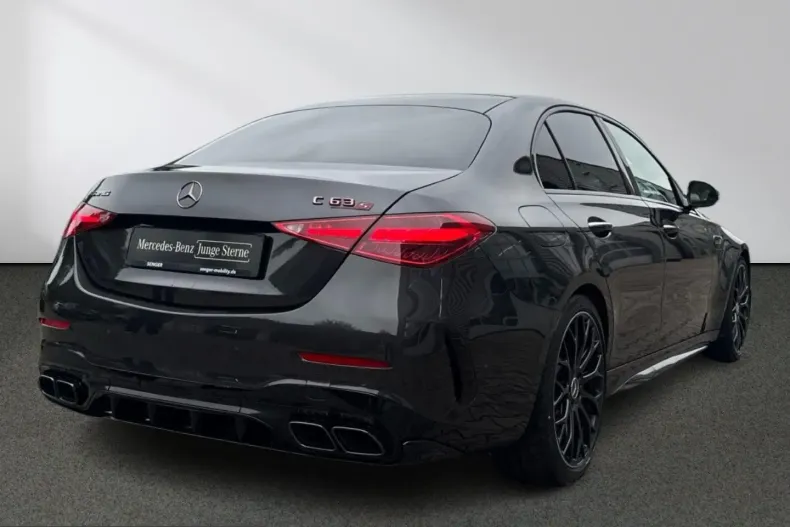 Mercedes-Benz C 63 AMG (Clasa C) din 2025 cu 4.058 km - oferta MER254159 - foto 4