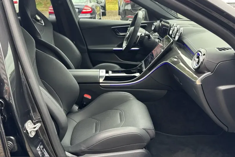 Mercedes-Benz C 63 AMG (Clasa C) din 2025 cu 4.058 km - oferta MER254159 - foto 13