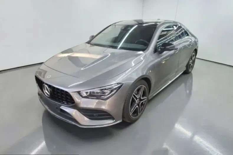 Mercedes-Benz CLA 200 (Clasa CLA) din 2023 cu 40.000 km - oferta MER254162 - foto 1
