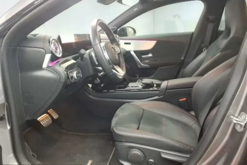 Mercedes-Benz CLA 200 (Clasa CLA) din 2023 cu 40.000 km - oferta MER254162 - foto 5