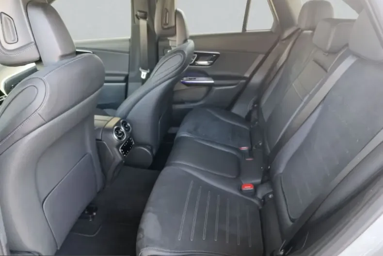 Mercedes-Benz GLC 300 (Clasa GLC) din 2025 cu 14.000 km - oferta MER254166 - foto 9
