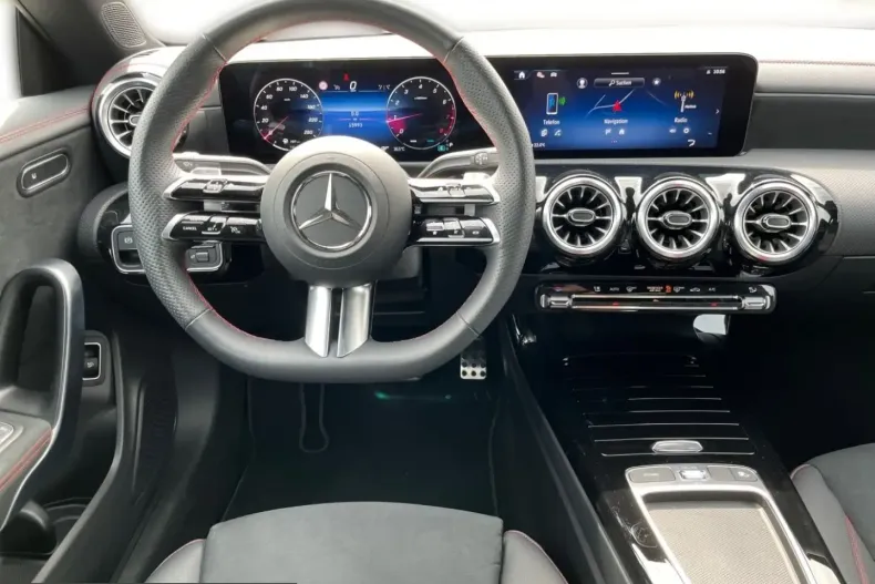 Mercedes-Benz CLA 180 (Clasa CLA) din 2025 cu 15.945 km - oferta MER254180 - foto 11
