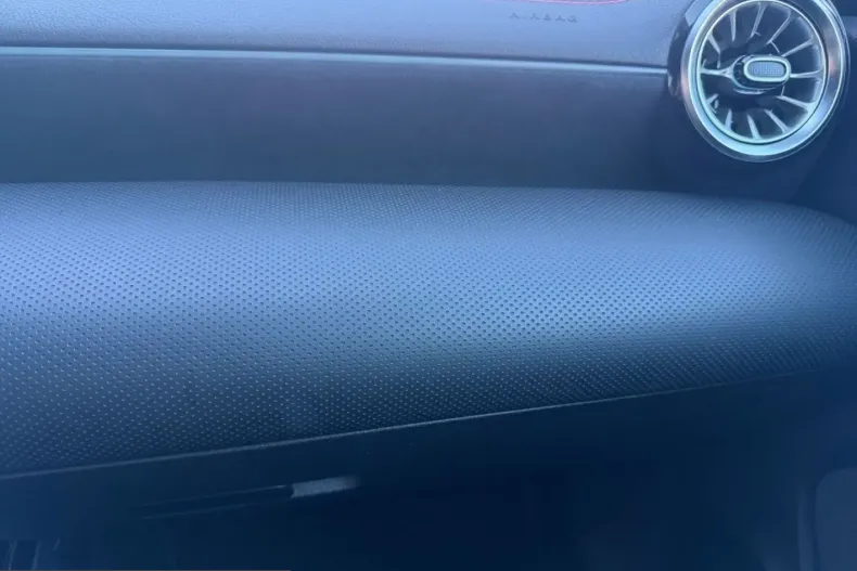 Mercedes-Benz CLA 250 (Clasa CLA) din 2023 cu 66.289 km - oferta MER254183 - foto 12