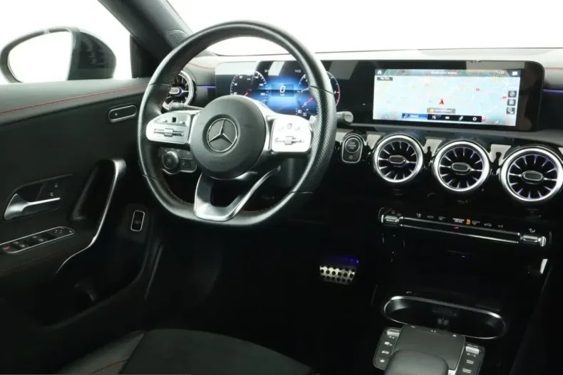 Mercedes-Benz CLA 200 (Clasa CLA) din 2022 cu 63.700 km - oferta MER254185 - foto 10