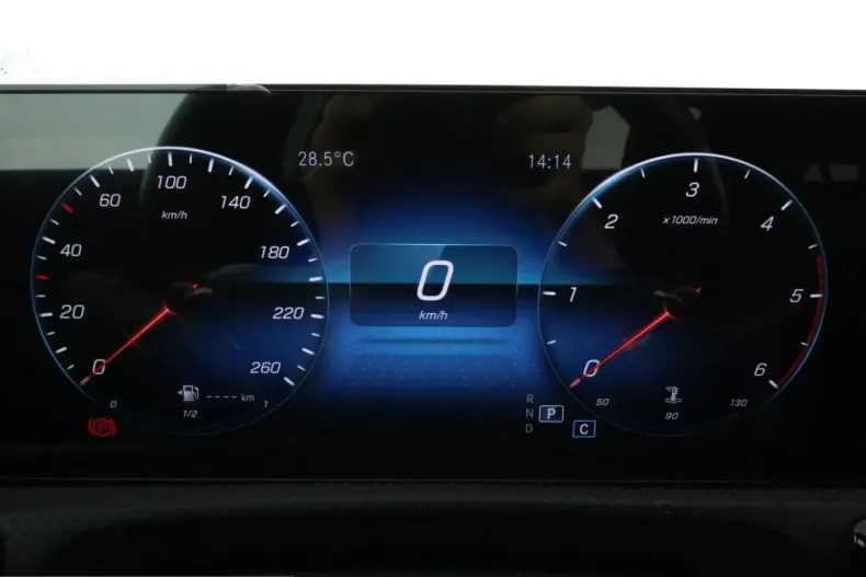Mercedes-Benz CLA 200 (Clasa CLA) din 2022 cu 63.700 km - oferta MER254185 - foto 12