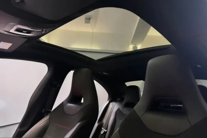 Mercedes-Benz CLA 200 (Clasa CLA) din 2023 cu 80.000 km - oferta MER254188 - foto 13