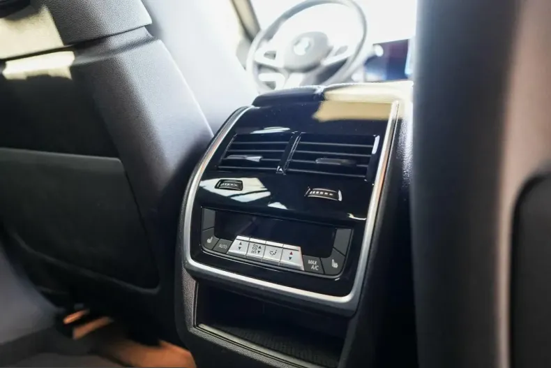 BMW X6 (Seria X) din 2026 cu 23.790 km - oferta BMW254195 - foto 24