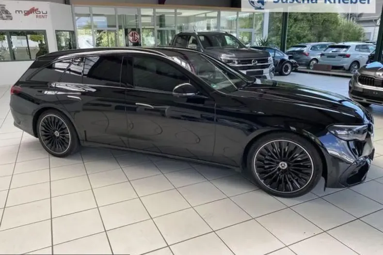 Mercedes-Benz E 300 (Clasa E) din 2024 cu 24.850 km - oferta MER254216 - foto 4