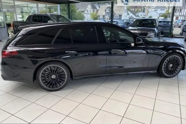 Mercedes-Benz E 300 (Clasa E) din 2024 cu 24.850 km - oferta MER254216 - foto 5