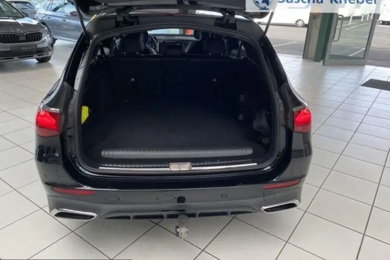Mercedes-Benz E 300 (Clasa E) din 2024 cu 24.850 km - oferta MER254216 - foto 9