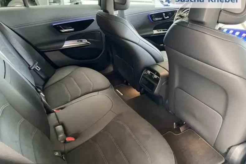 Mercedes-Benz E 300 (Clasa E) din 2024 cu 24.850 km - oferta MER254216 - foto 15