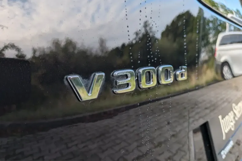 Mercedes-Benz V 300 (Clasa V) din 2024 cu 25.235 km - oferta MER254220 - foto 7