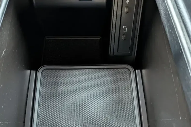 Mercedes-Benz V 300 (Clasa V) din 2024 cu 25.235 km - oferta MER254220 - foto 18