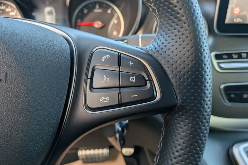 Mercedes-Benz V 300 (Clasa V) din 2024 cu 25.235 km - oferta MER254220 - foto 26