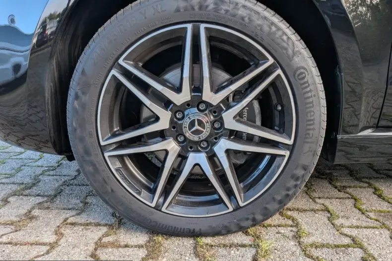 Mercedes-Benz V 300 (Clasa V) din 2024 cu 25.235 km - oferta MER254220 - foto 31