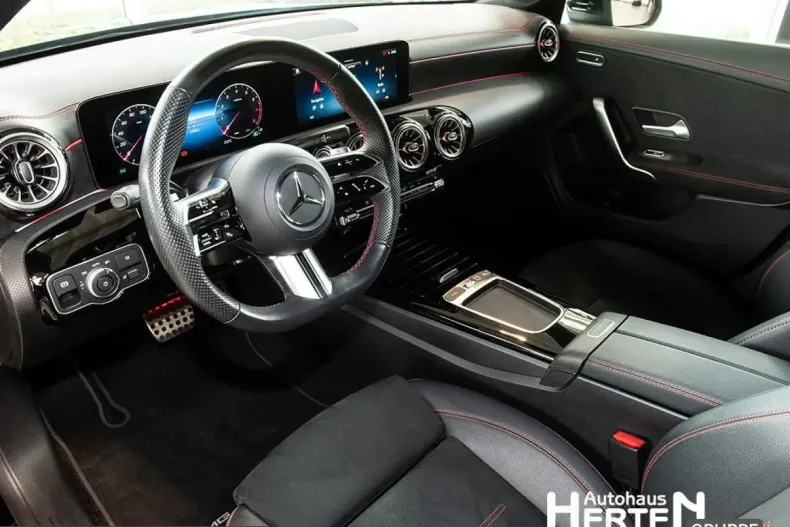 Mercedes-Benz CLA 200 (Clasa CLA) din 2025 cu 15.796 km - oferta MER254231 - foto 8