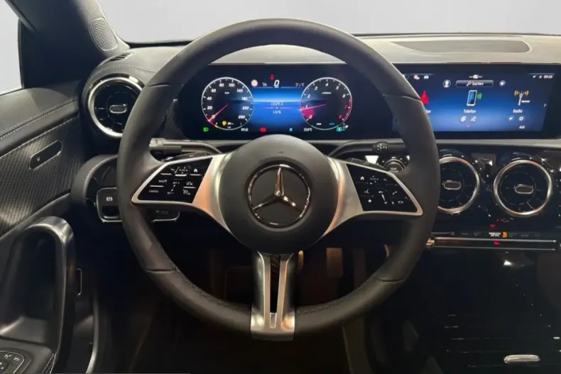 Mercedes-Benz CLA 180 (Clasa CLA) din 2025 cu 1.470 km - oferta MER254250 - foto 12