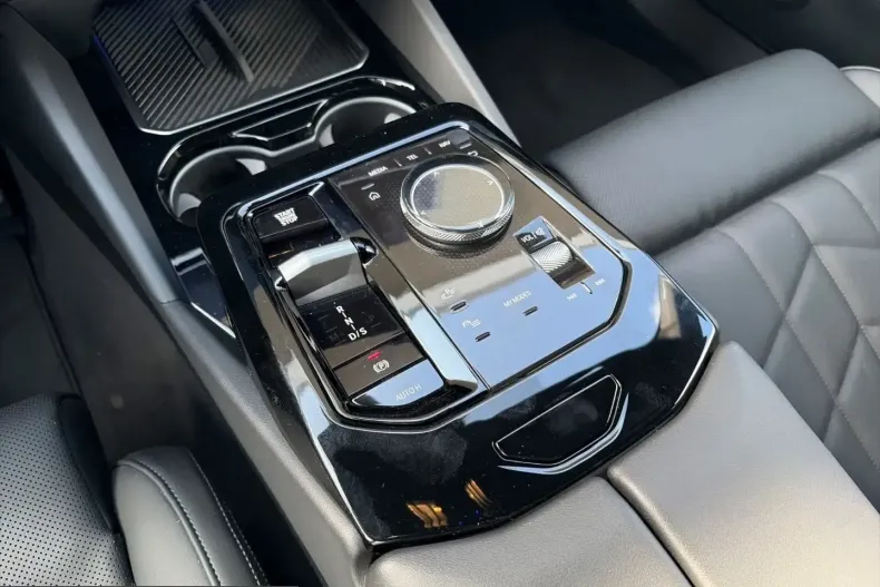 BMW 530 (Seria 5) din 2024 cu 22.585 km - oferta BMW254265 - foto 10
