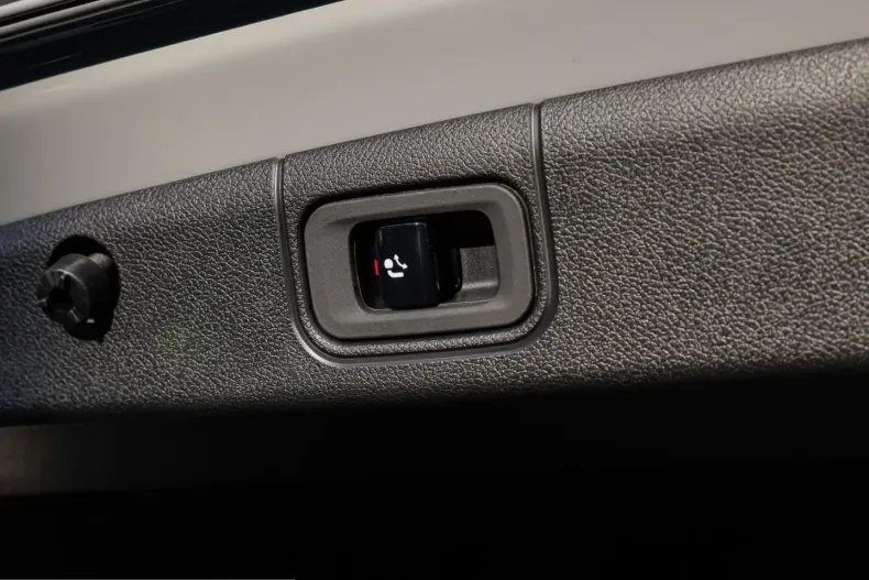 Mercedes-Benz E 450 (Clasa E) din 2025 cu 11.300 km - oferta MER254342 - foto 13