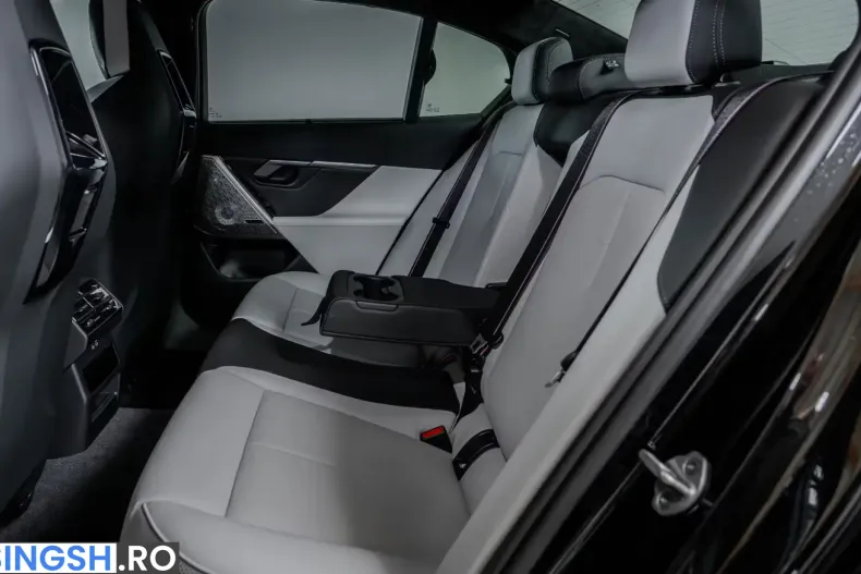BMW M5 (Seria 5) din 2026 cu 4.400 km - oferta BMW254369 - foto 25