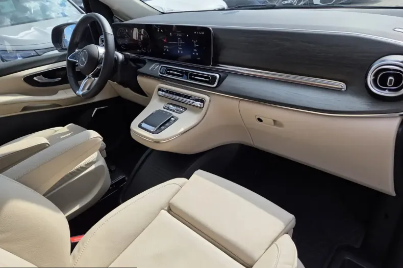 Mercedes-Benz V 300 (Clasa V) din 2025 cu 7.700 km - oferta MER254380 - foto 11