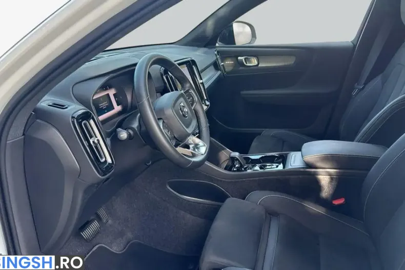 Volvo XC40 din 2025 cu 24.493 km - oferta VOL254384 - foto 8