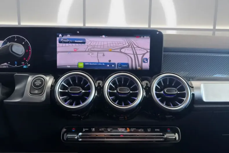 Mercedes-Benz GLB 200 (Clasa GLB) din 2024 cu 25.343 km - oferta MER254393 - foto 10