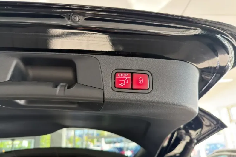 Mercedes-Benz GLB 200 (Clasa GLB) din 2024 cu 25.343 km - oferta MER254393 - foto 14