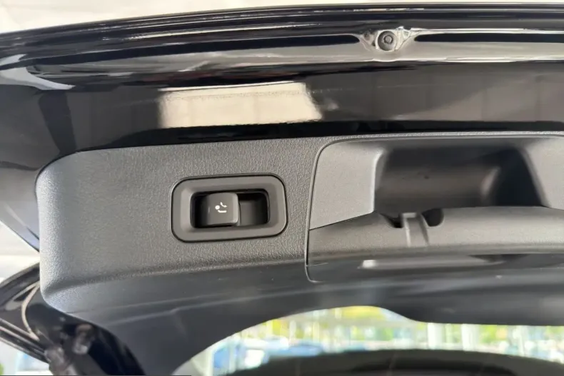 Mercedes-Benz GLB 200 (Clasa GLB) din 2024 cu 25.343 km - oferta MER254393 - foto 15