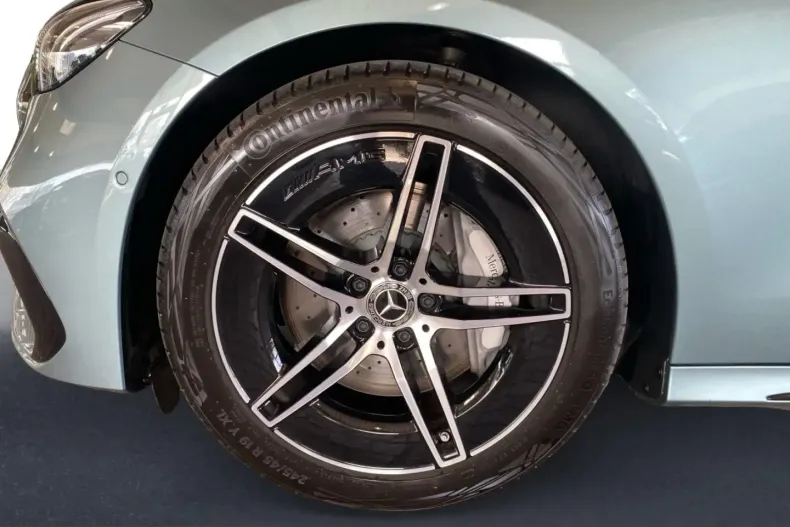 Mercedes-Benz E 220 (Clasa E) din 2024 cu 13.148 km - oferta MER254401 - foto 5
