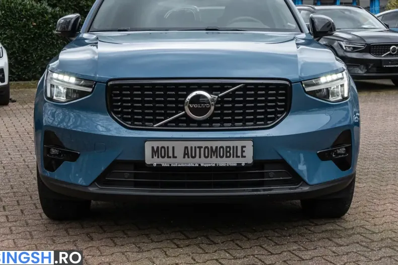 Volvo XC40 din 2023 cu 11.983 km - oferta VOL254410 - foto 3