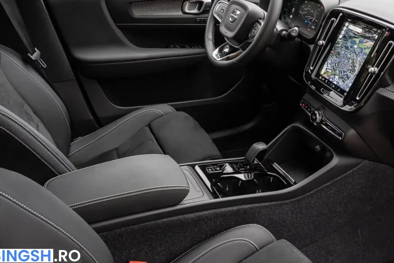 Volvo XC40 din 2023 cu 11.983 km - oferta VOL254410 - foto 12