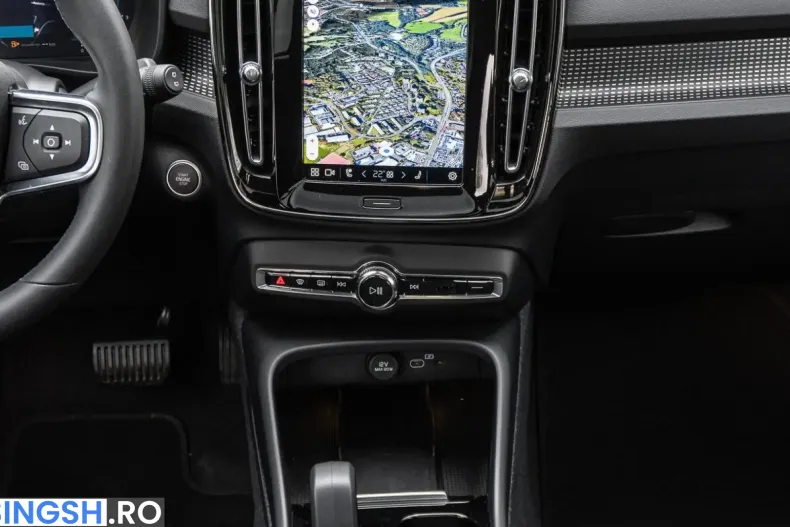 Volvo XC40 din 2023 cu 11.983 km - oferta VOL254410 - foto 13