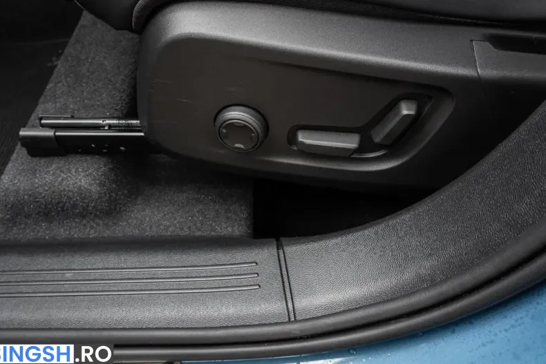 Volvo XC40 din 2023 cu 11.983 km - oferta VOL254410 - foto 15