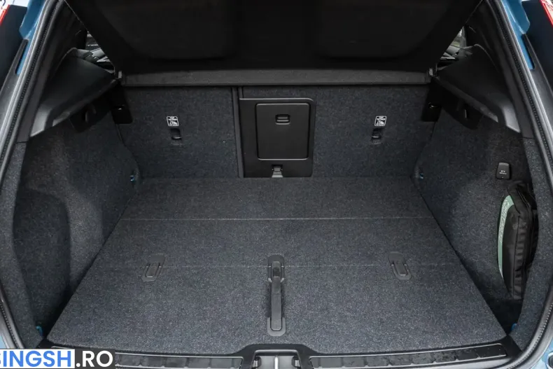 Volvo XC40 din 2023 cu 11.983 km - oferta VOL254410 - foto 16