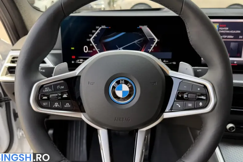 BMW 330 (Seria 3) din 2025 cu 2.501 km - oferta BMW254423 - foto 10